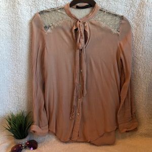 Zara small lace neutral almost a pinkish color